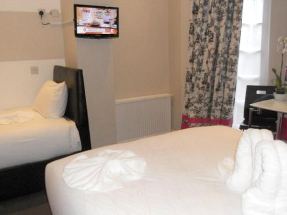 Triple rooms at Russell Court Hotel London are the ideal choice for groups of friends or families