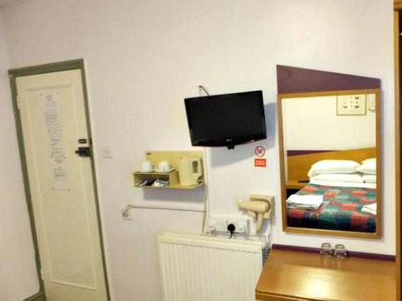 All rooms at Dover Hotel London are comfortable and clean