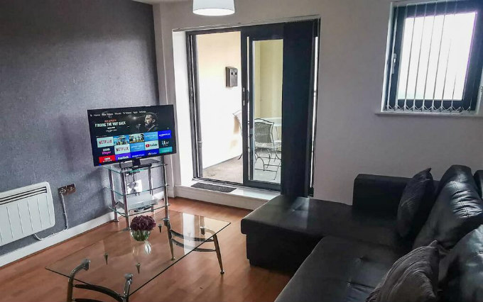 All rooms have color television