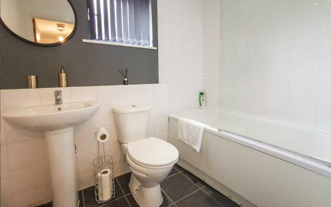 A typical bathroom at Comfortzone Birmingham Hotels