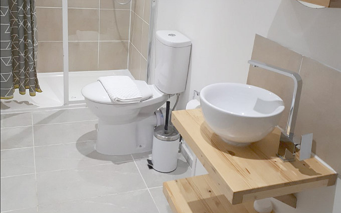 A typical bathroom at Sea Breeze Brighton