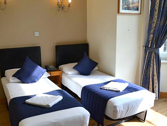 A twin room at Oxford Hotel London is perfect for two guests