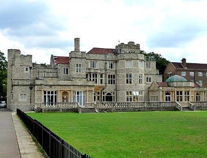 Kingswood House, London