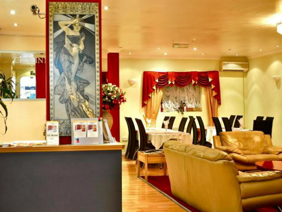 Staff at City View Hotel London speak English and Hindi