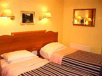 Twin room at Dergvale Hotel Dublin