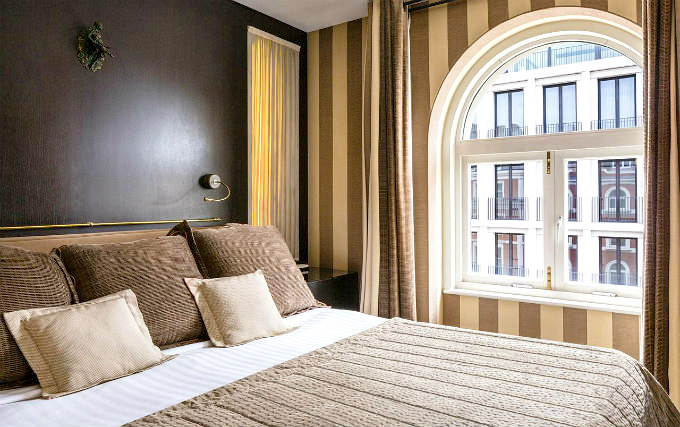 A comfortable double room at Baglioni Hotel