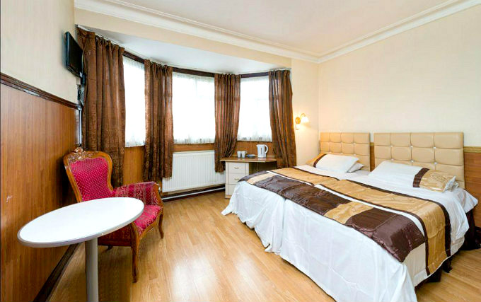 A comfortable double room at Golders Green Hotel London