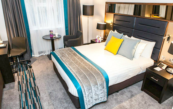 A comfortable double room at Crowne Plaza Felbridge