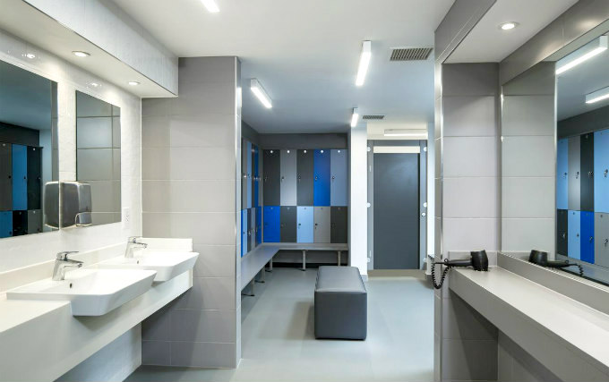 A typical bathroom at Le Meridien Heathrow