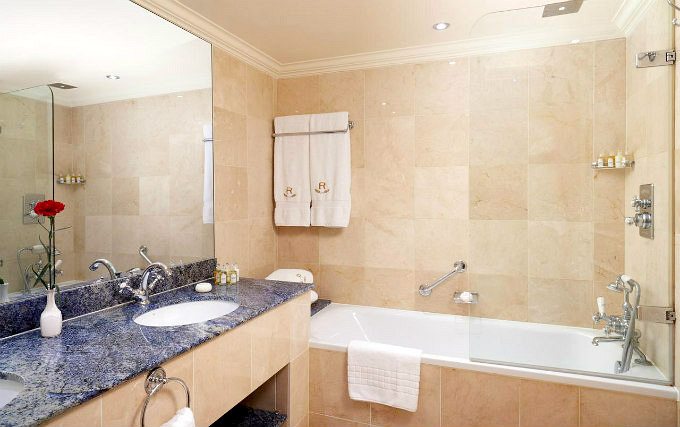 A typical bathroom at The Rubens at the Palace