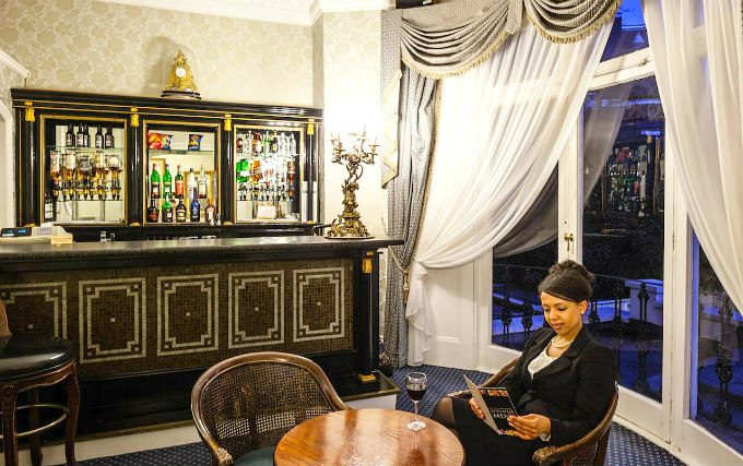 Bar at Best Western Swiss Cottage Hotel