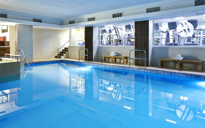 Swimmingpool at London Marriott Hotel Marble Arch