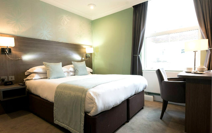 A comfortable double room at Bromley Court Hotel