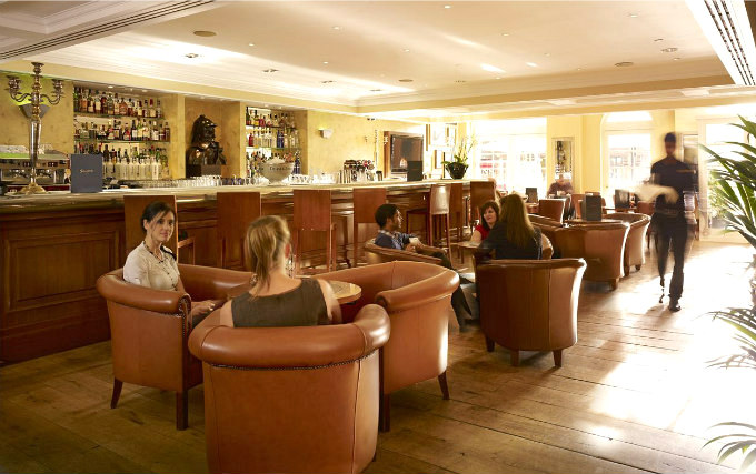 Bar at Holmes Hotel London