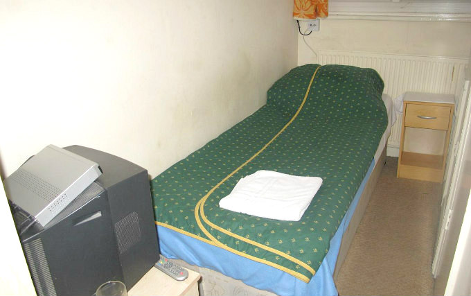 A typical single room at Chiswick Court Hotel