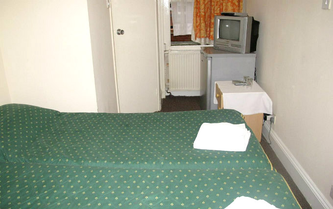 Twin room at Chiswick Court Hotel