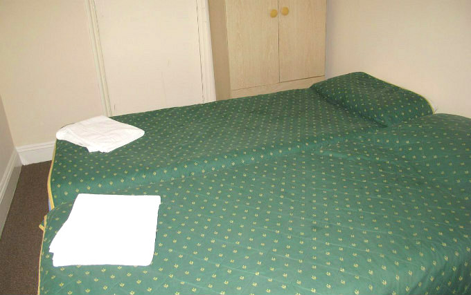 A typical twin room at Chiswick Court Hotel