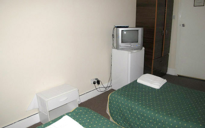 A twin room at Chiswick Court Hotel