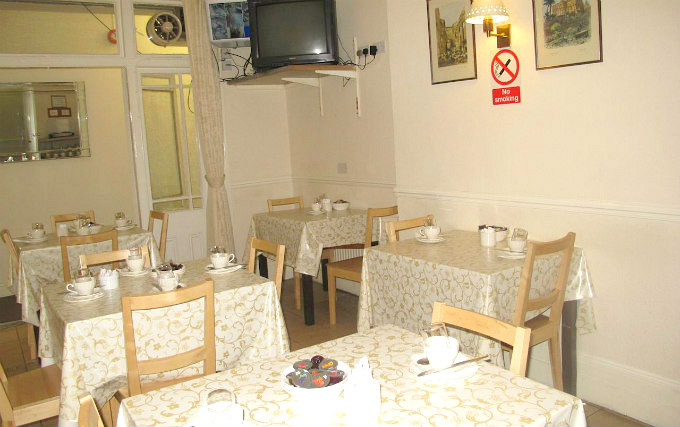 Enjoy a great breakfast at Chiswick Court Hotel