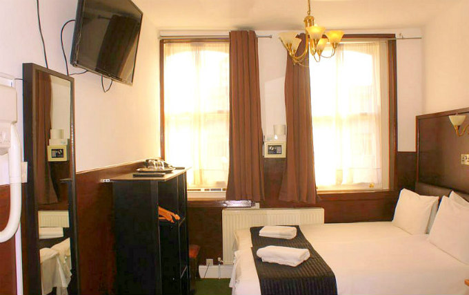 A comfortable double room at Plaza London Hotel