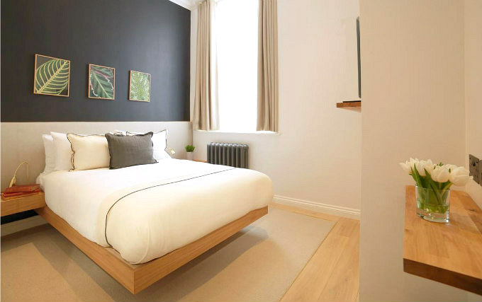 A comfortable double room at Sonder Chelsea Green