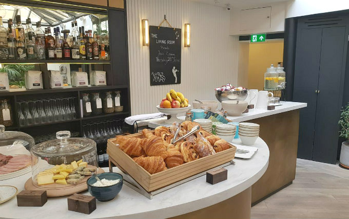 Enjoy a delicious Breakfast at Sonder Chelsea Green