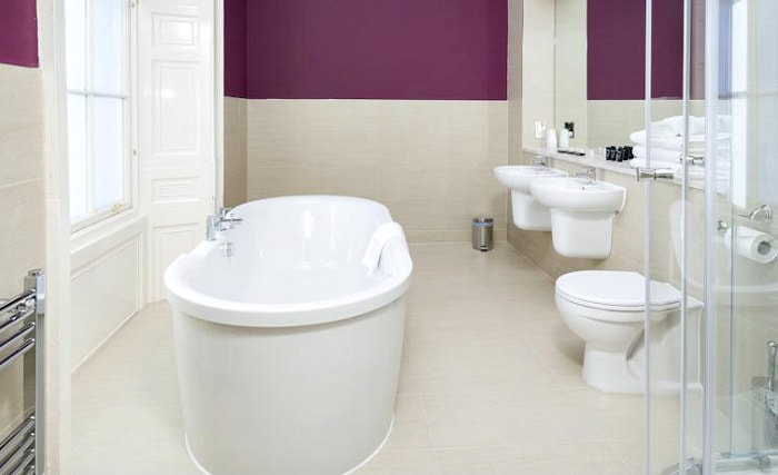 An ensuite bedroom at The Ballantrae Hotel