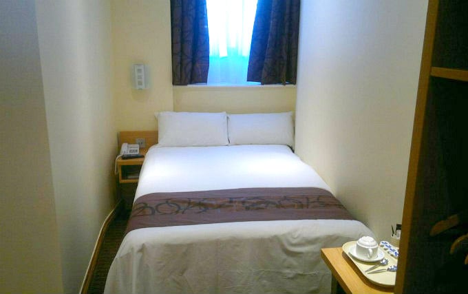 A double room at Comfort Inn Hyde Park