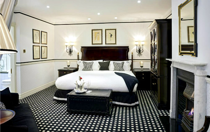 A comfortable double room at Number 41