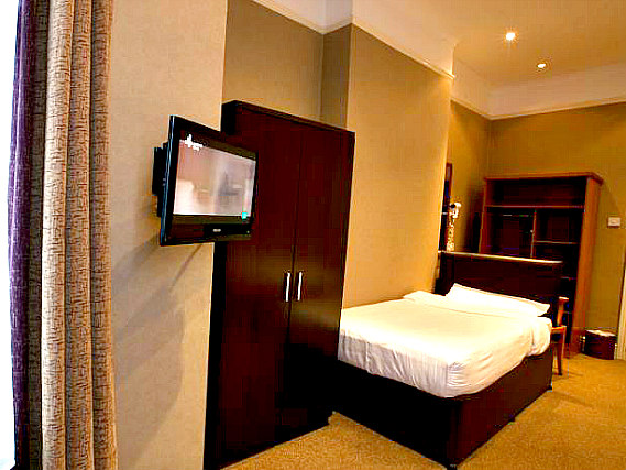 A double room at Newham Hotel