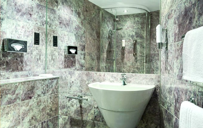 A typical bathroom at Waterloo Hub Hotel & Suites