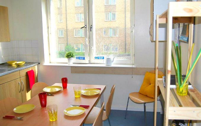 Enjoy a great breakfast at Dinwiddy House - Sanctuary Students