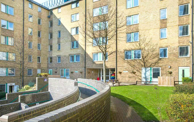 Relax with friends in the private gardens at Dinwiddy House - Sanctuary Students