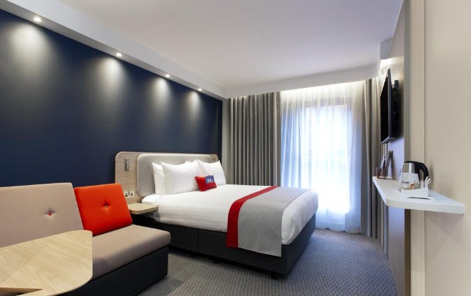 A comfortable double room at Holiday Inn Express London Royal Docks Docklands