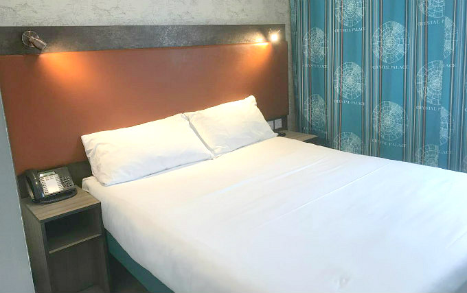 A comfortable double room at Quality Hotel Crystal Palace