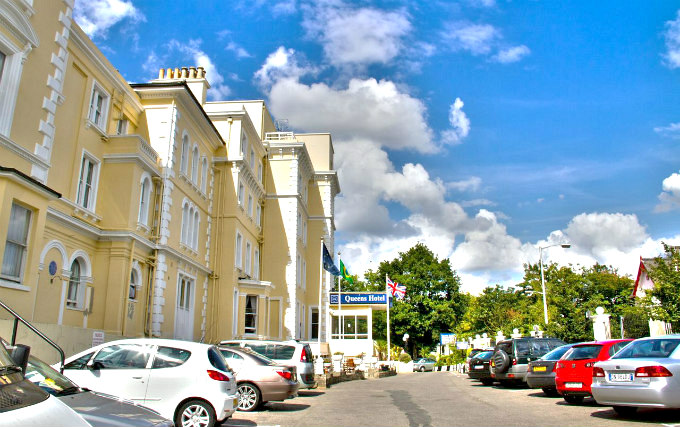 The entrance to Quality Hotel Crystal Palace