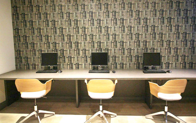 Stay in touch online with modern computers and LCD screens at Quality Hotel Crystal Palace