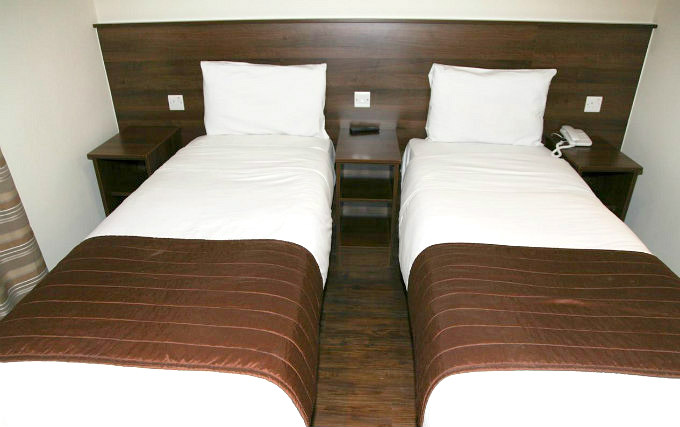 Twin room at Ascot Hotel London