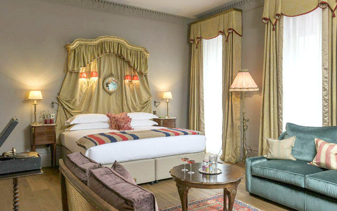 A comfortable double room at Edward Lear Hotel