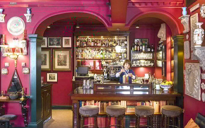 Bar at Edward Lear Hotel