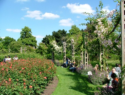 Queen Marys Gardens, London