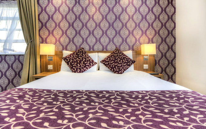 A double room at City Continental Kensington