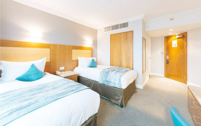 A typical twin room at Le Meridien Gatwick