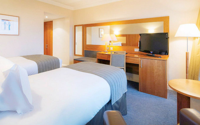 A twin room at Le Meridien Gatwick
