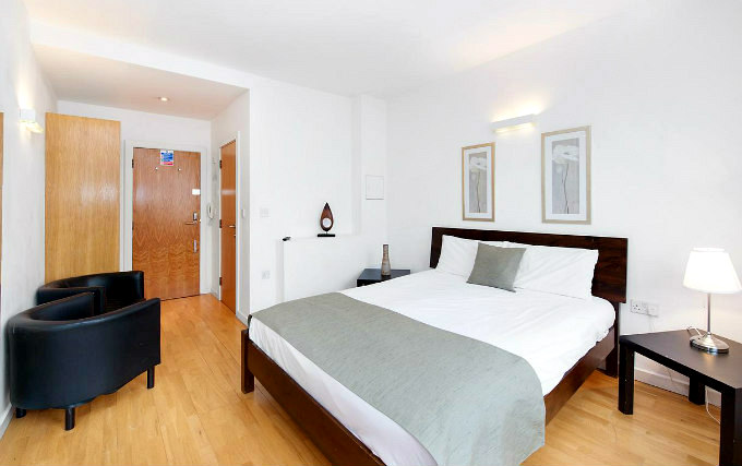 A comfortable double room at Hyde Park Luxury Suites