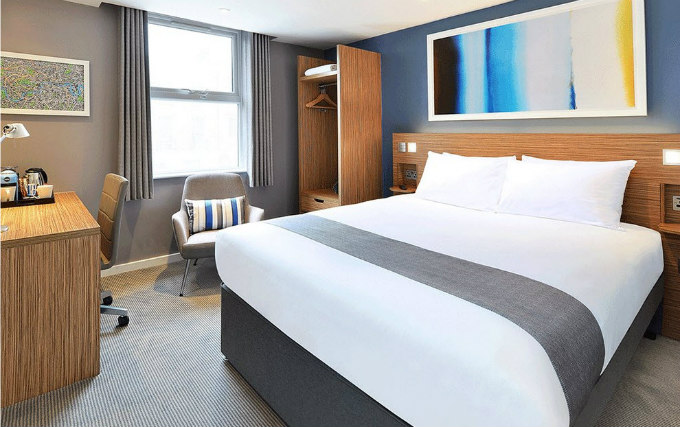 A comfortable double room at Travelodge Farringdon