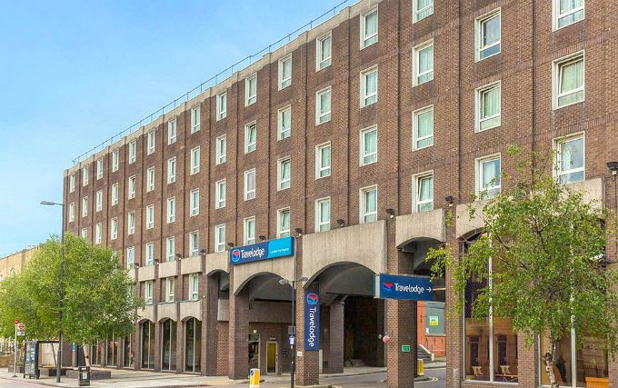 An exterior view of Travelodge Farringdon