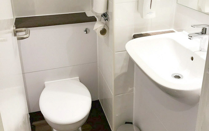 A typical bathroom at Travelodge Farringdon
