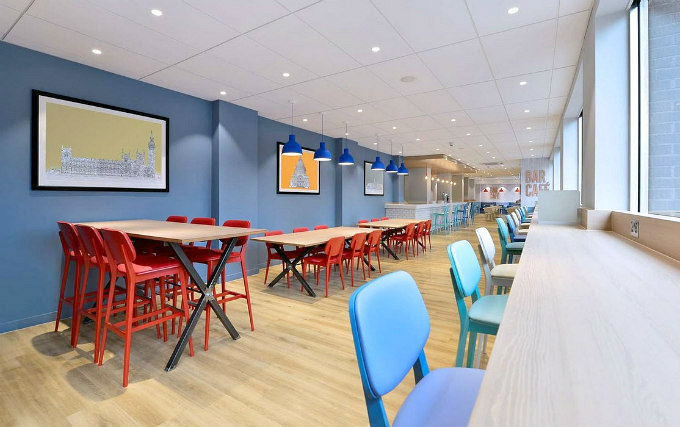 Relax and enjoy your meal in the Dining room at Travelodge Farringdon