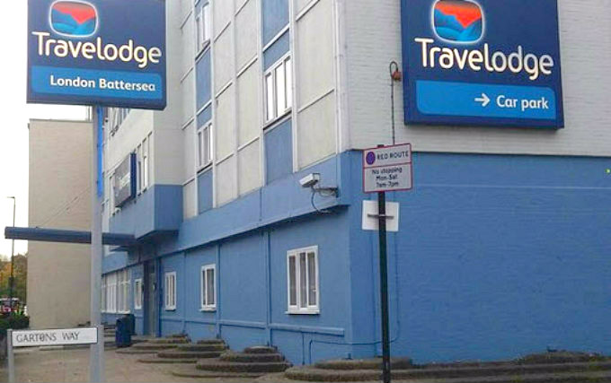 An exterior view of Travelodge London Battersea